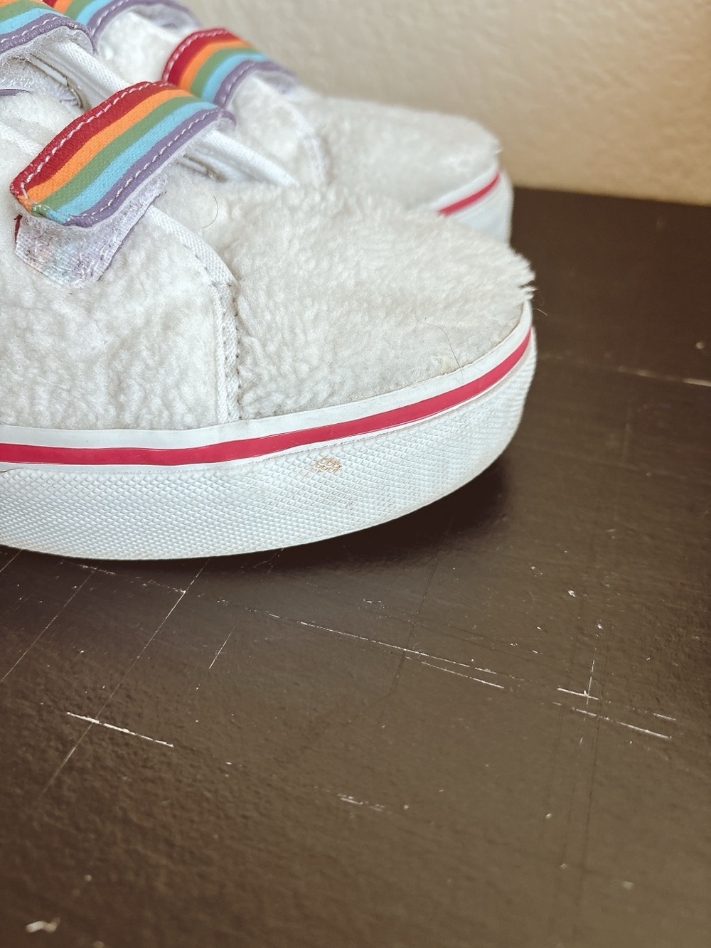 Vans Sherpa Rainbow Strap Sneakers Girls Size 7 White Fuzzy Hook & Loop Shoes - Picture 4 of 10